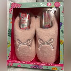 Foot Care Gift Set for Women with Fluffy Slippers, Foot Lotion, and Foot Soak